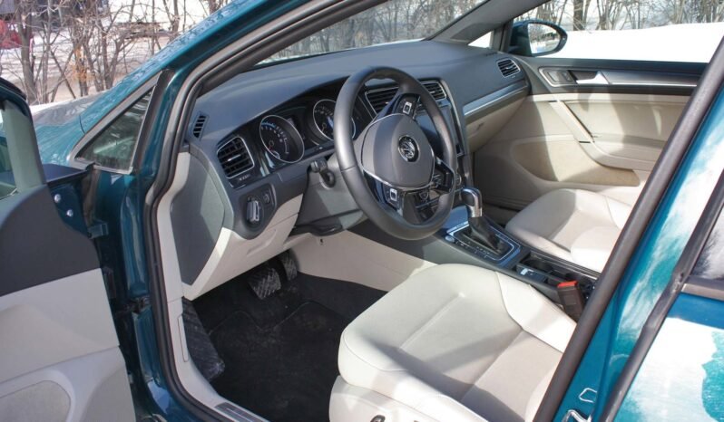 
								VOLKSWAGEN e-Golf full									