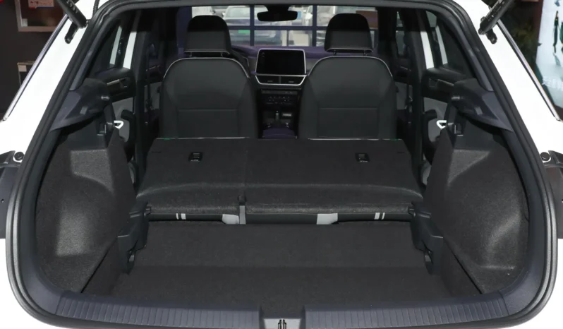 
								Volkswagen T-Roc full									