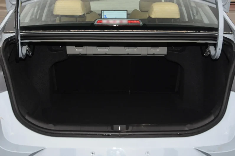 
								Geely Emgrand L HiP full									