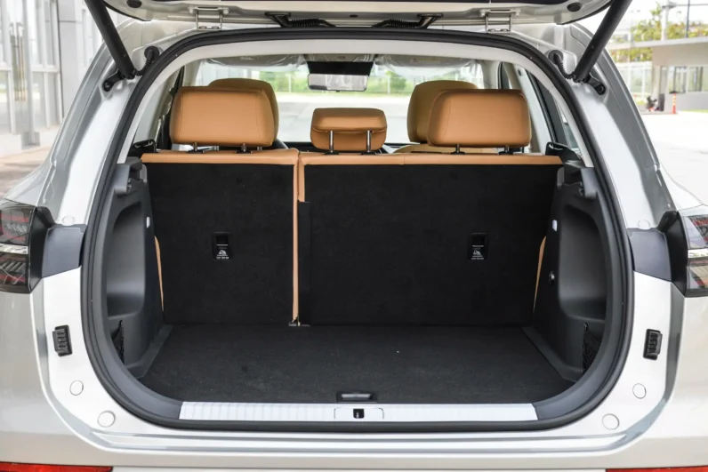 
								Hongqi HS5 full									