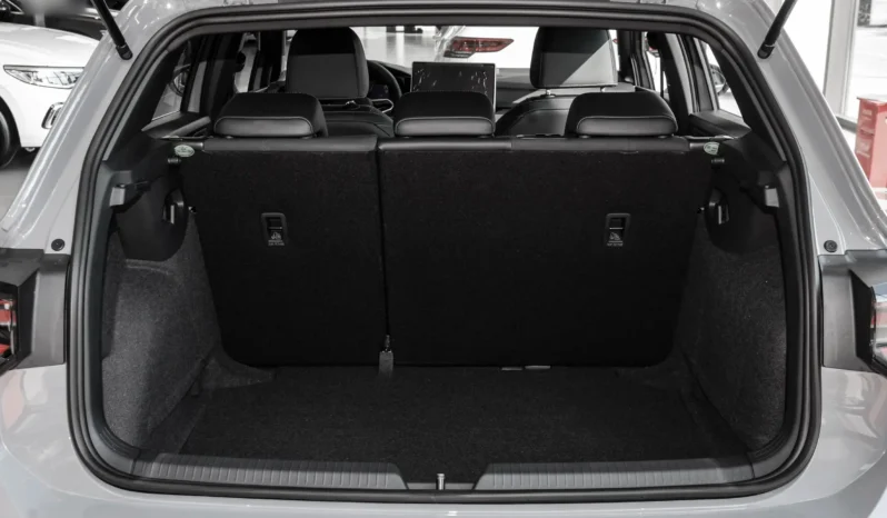 
								Volkswagen Golf full									