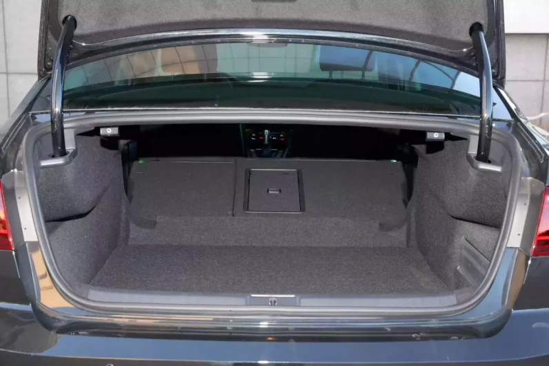 
								Volkswagen Magotan 2023 full									
