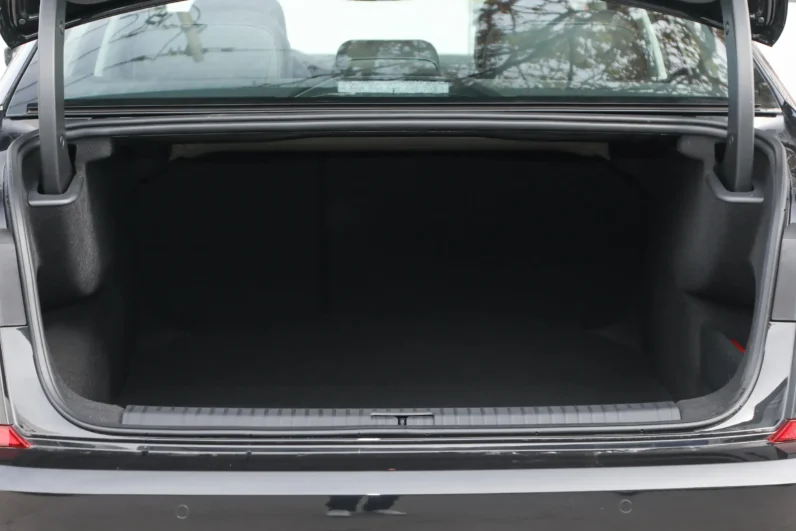
								Volkswagen Passat 2024 full									