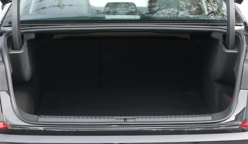 
								Volkswagen Passat 2024 full									