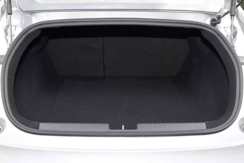 
								Xpeng P7 full									