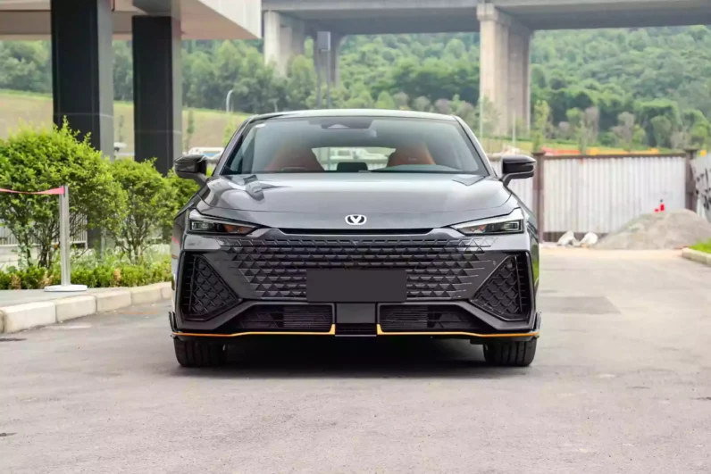 Imgi 4 Changan UNI V 2023 appearance