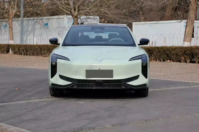 Imgi 4 Hongqi EH7 2024 appearance