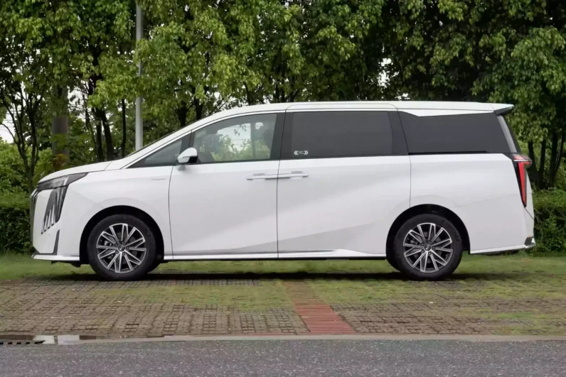
								GAC Trumpchi M8 full									