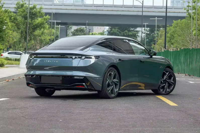 
								Lynk & Co Z10 full									