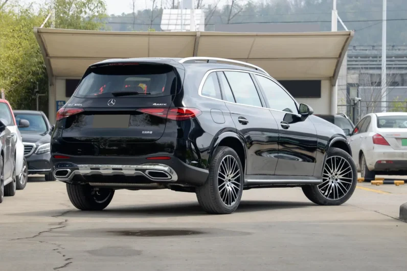 
								Mercedes-Benz GLC full									