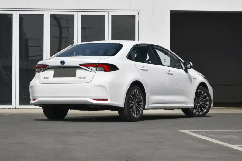 
								Toyota Corolla full									