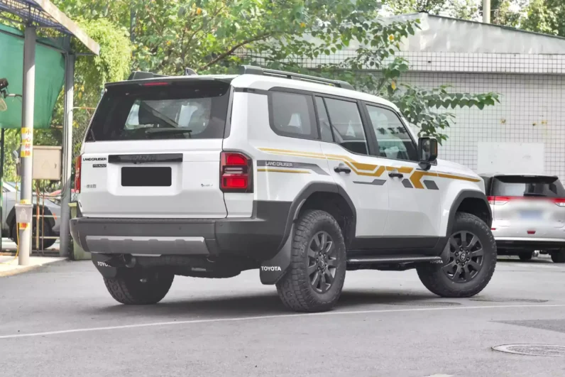 
								Toyota Land Cruiser Prado full									