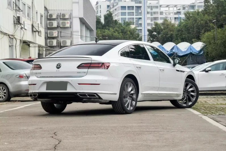 
								Volkswagen Arteon full									