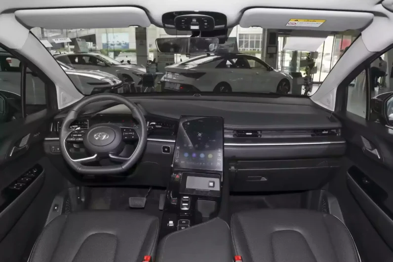 
								Hyundai Custo full									