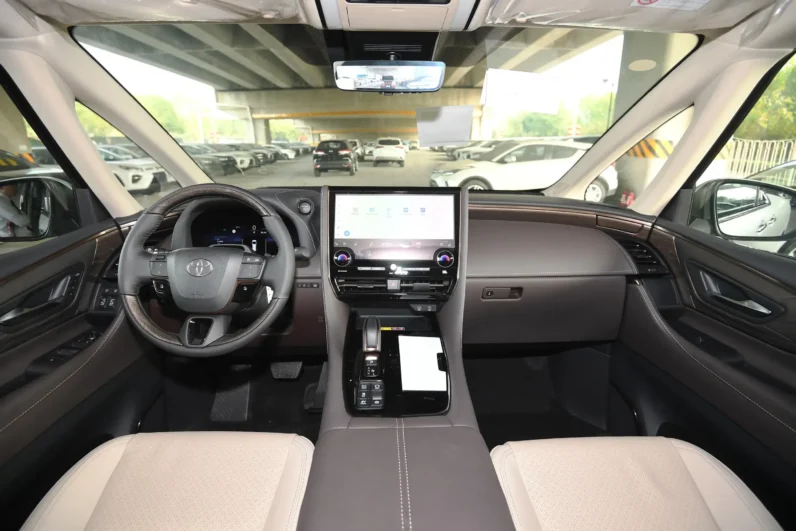 
								Toyota Alphard full									
