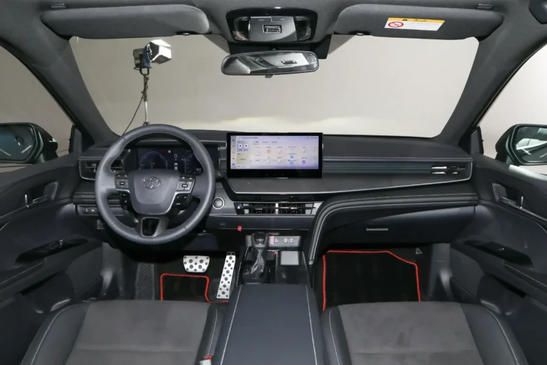 
								Toyota Camry full									