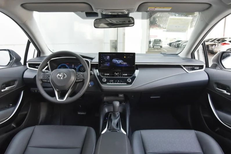 
								Toyota Corolla full									