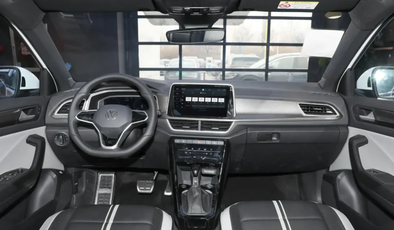 
								Volkswagen T-Roc full									
