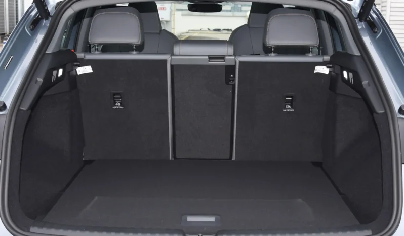 
								Audi Q4 e-tron full									