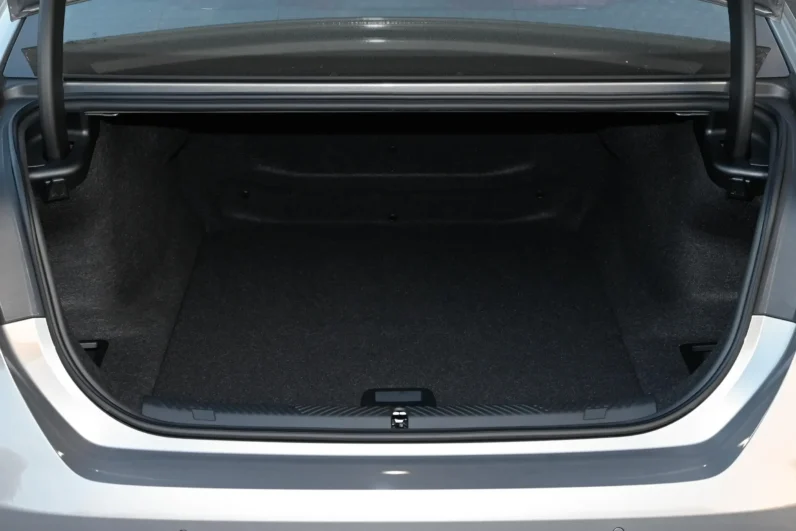 
								BMW i5 full									