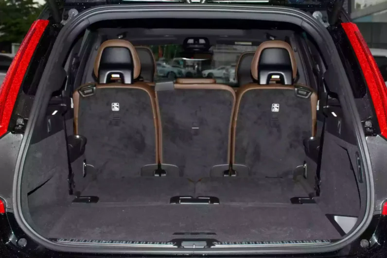 
								Volvo XC90 full									
