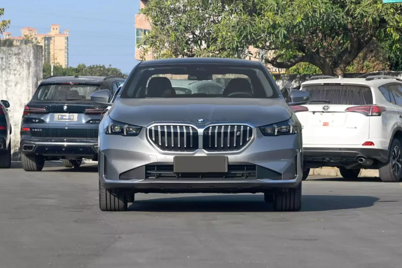 Imgi 4 BMW i5 2024 appearance