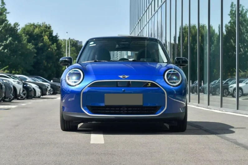 Imgi 4 MINI Cooper EV 2024 appearance