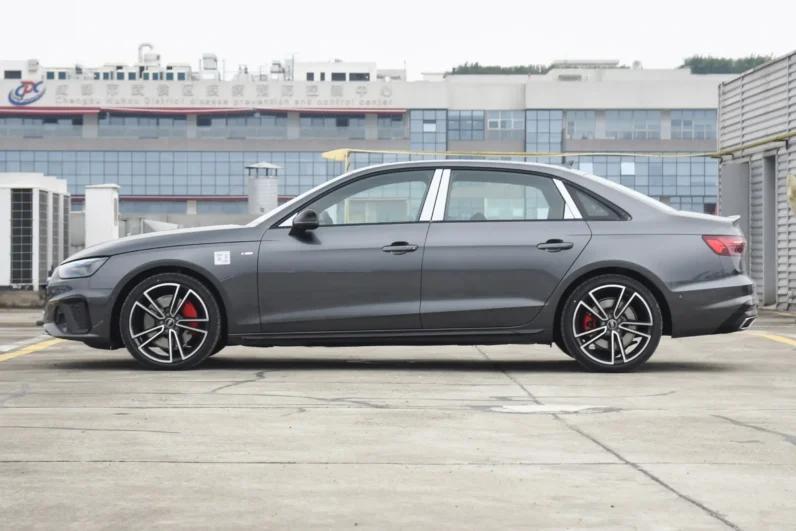 
								Audi A4L full									