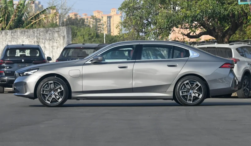 
								BMW i5 full									