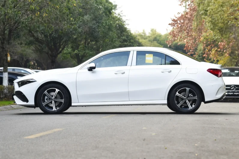 
								Mercedes-Benz A-Class full									