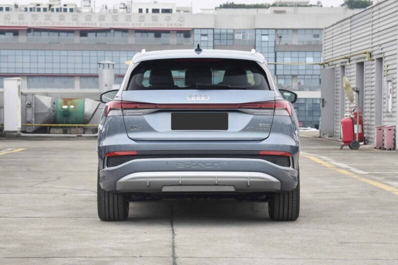 
								Audi Q4 e-tron full									