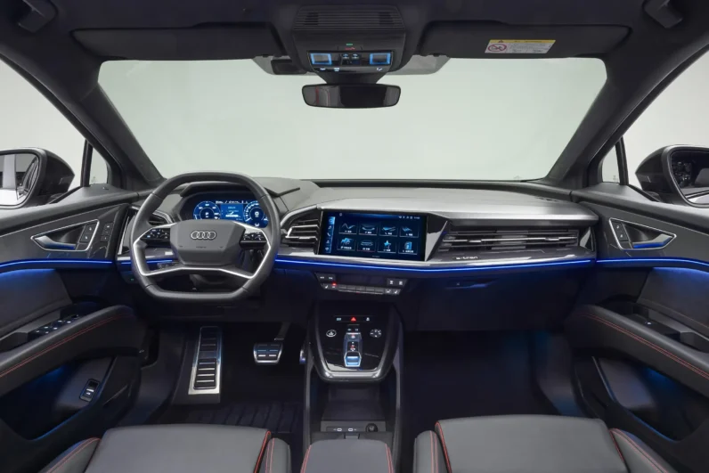 
								Audi Q5 e-tron full									