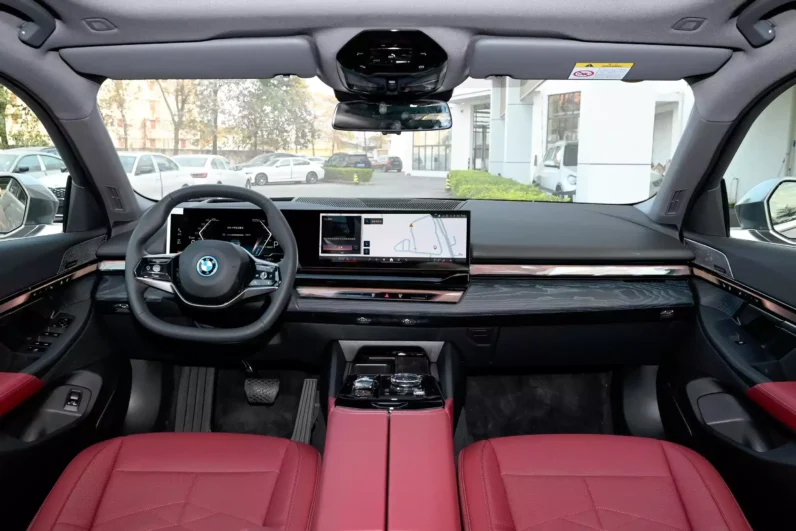 
								BMW i5 full									